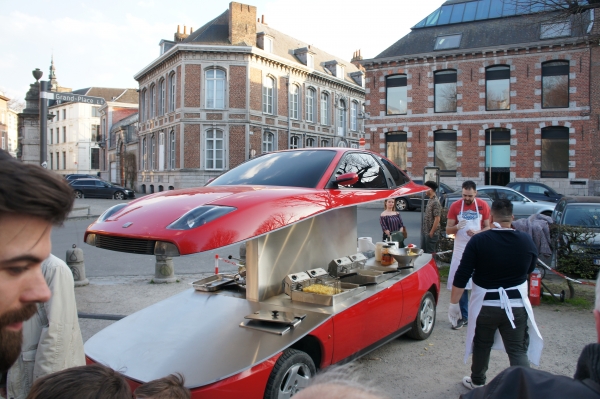 Benedetto Bufalino, La Fiat coupé friterie, 2019 avec La condition publique de Roubaix, Euralens et Mons 2025